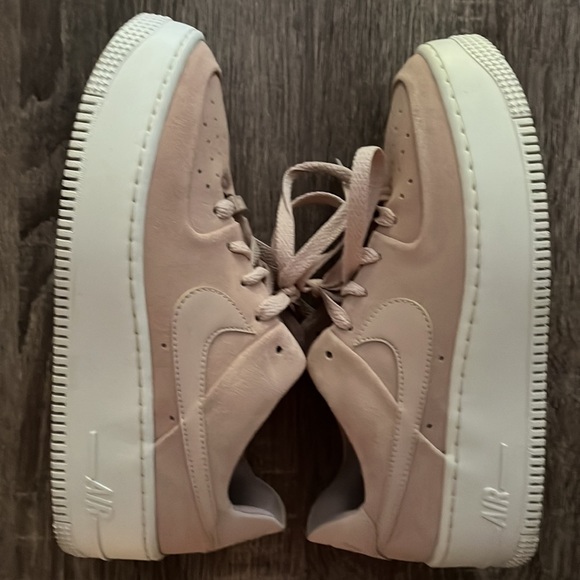 Nike Air Force 1 Sage Low, size 8 - Picture 4 of 7